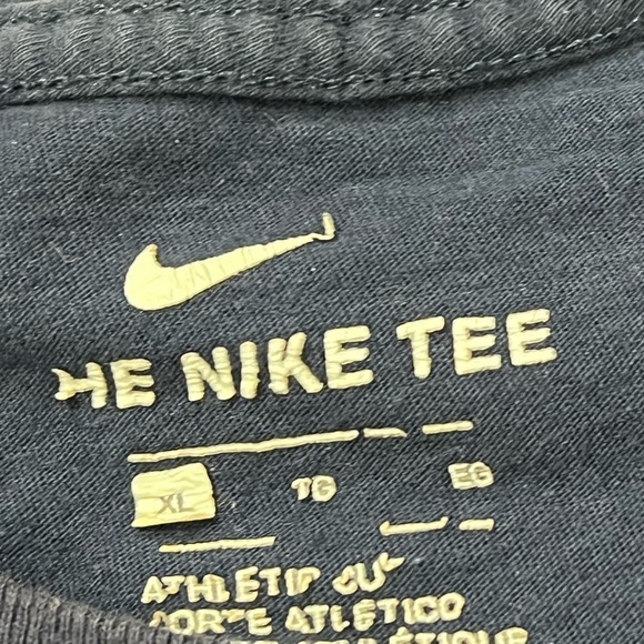 Villanova University Wildcats 2018 National Champions Basketball Sport Tshirt - Picture 3 of 3